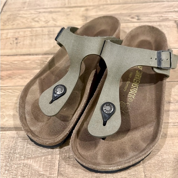 Birkenstock Gizeh Sandals - Picture 1 of 5